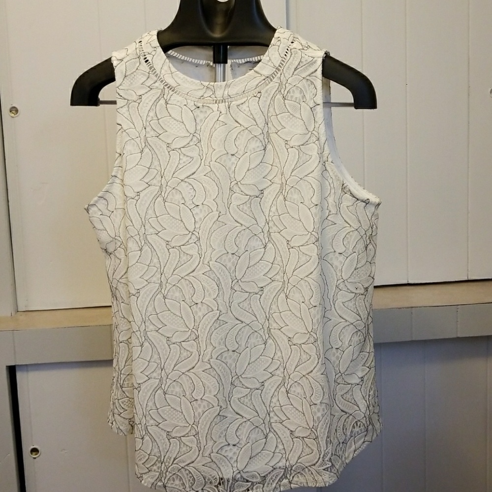 Lace overlay tank
